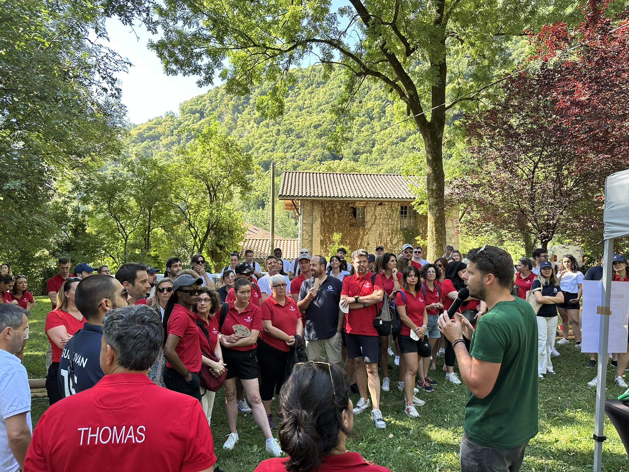 Team-building cohésion : Création de bolides en carton