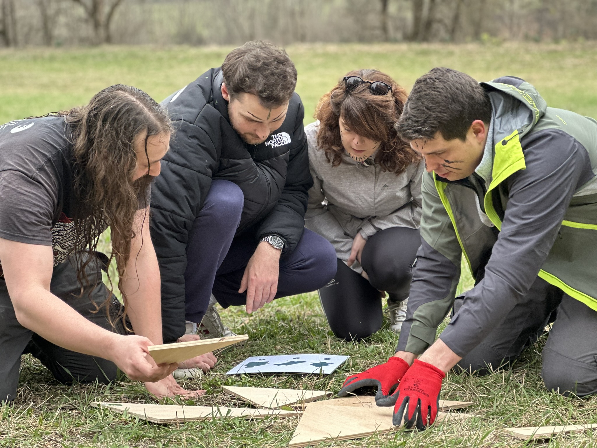 Team-building cohésion : Construction cabanes et défis bush craft