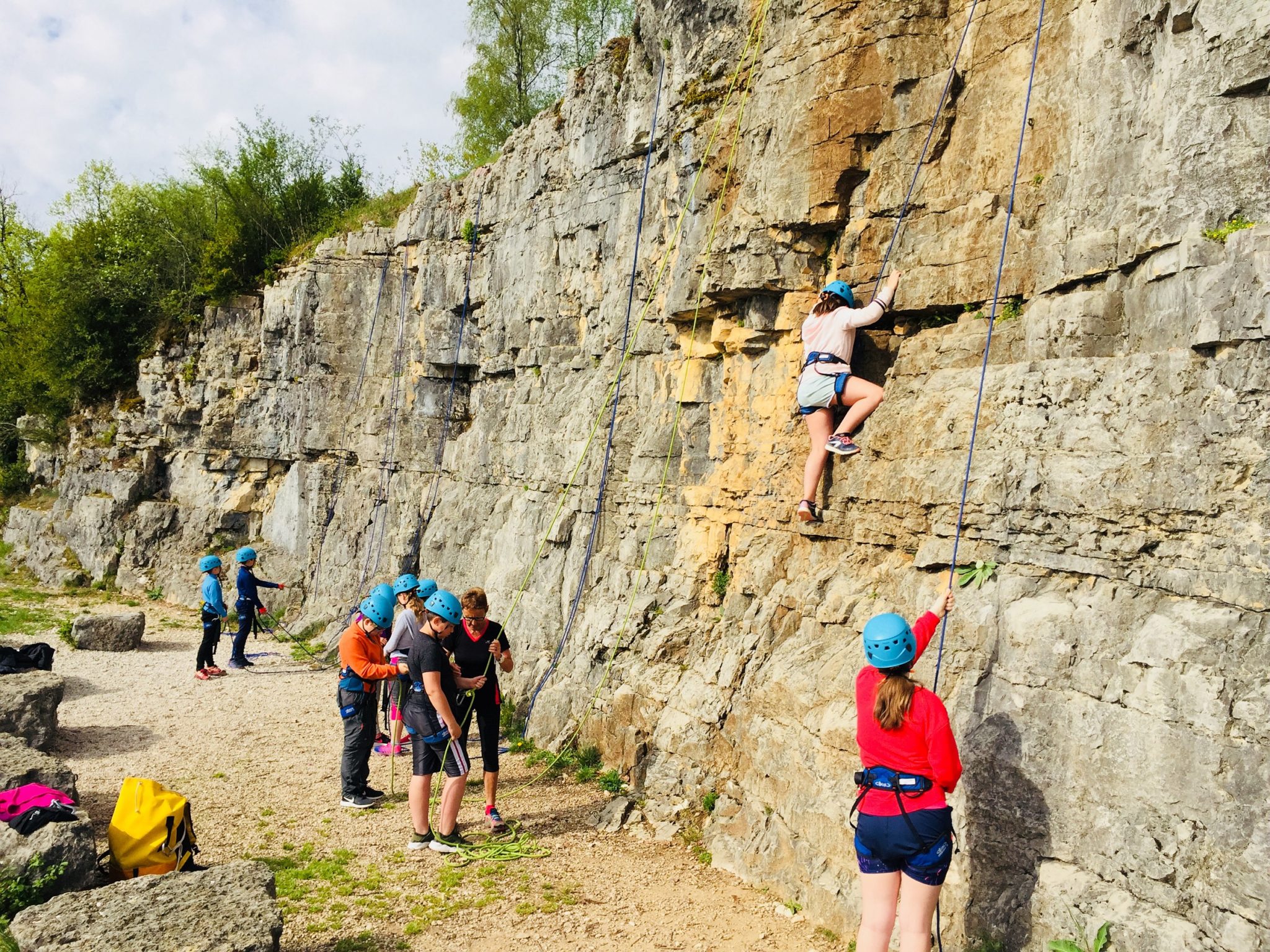 Team-building cohésion : Initiation escalade en falaise