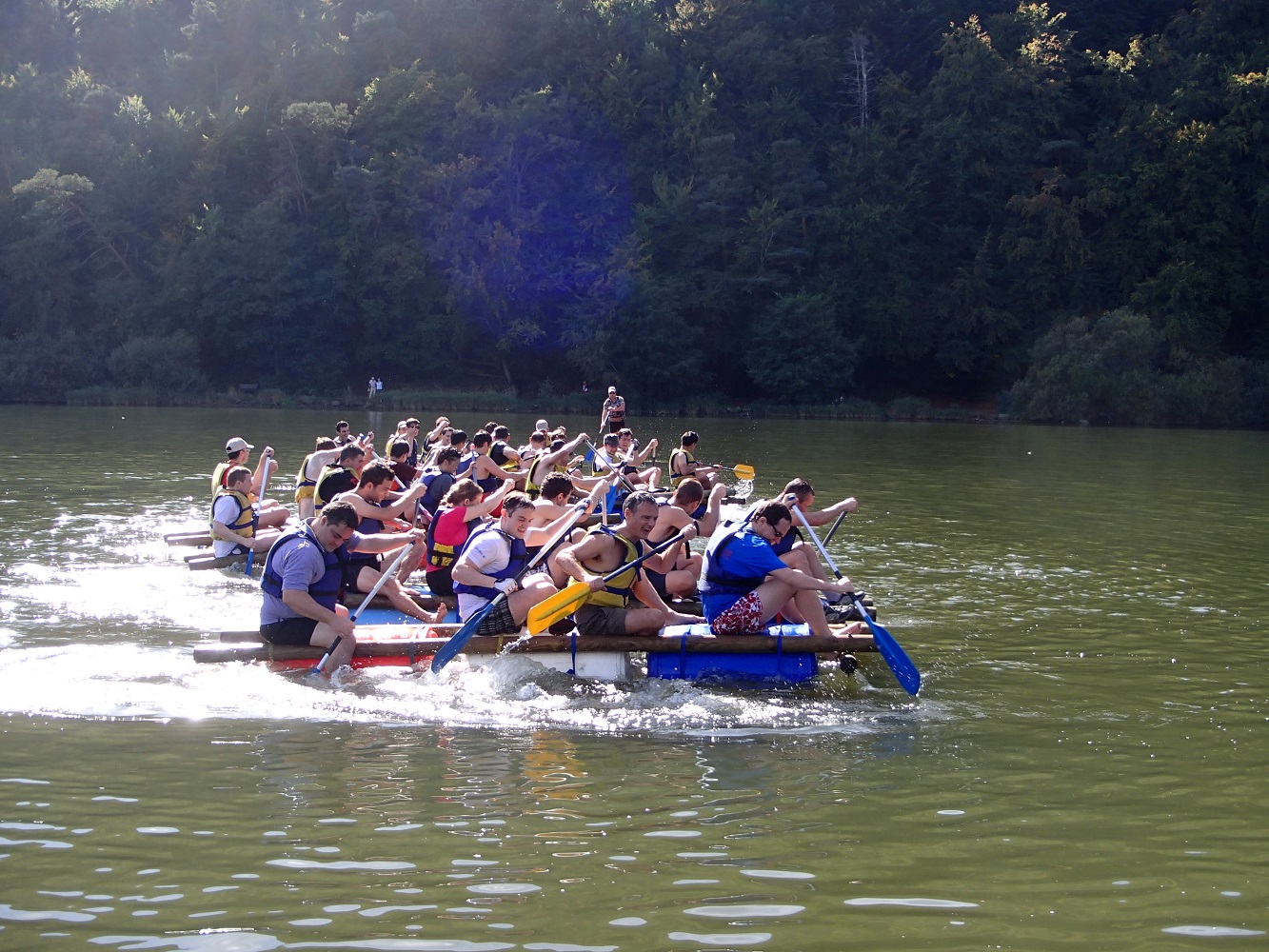 Team-building : Défi création de radeau