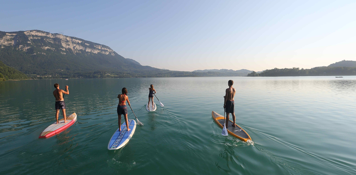 Stand up paddle sur le lac d'Aiguebelette