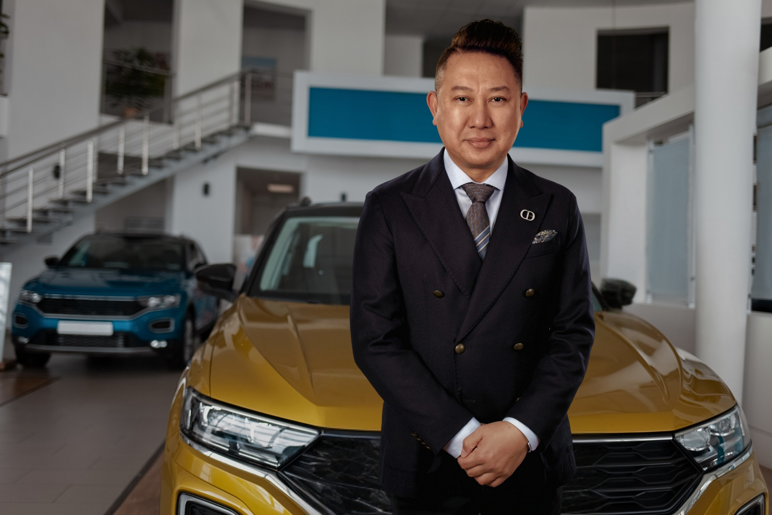 Andy buying service phone slider image