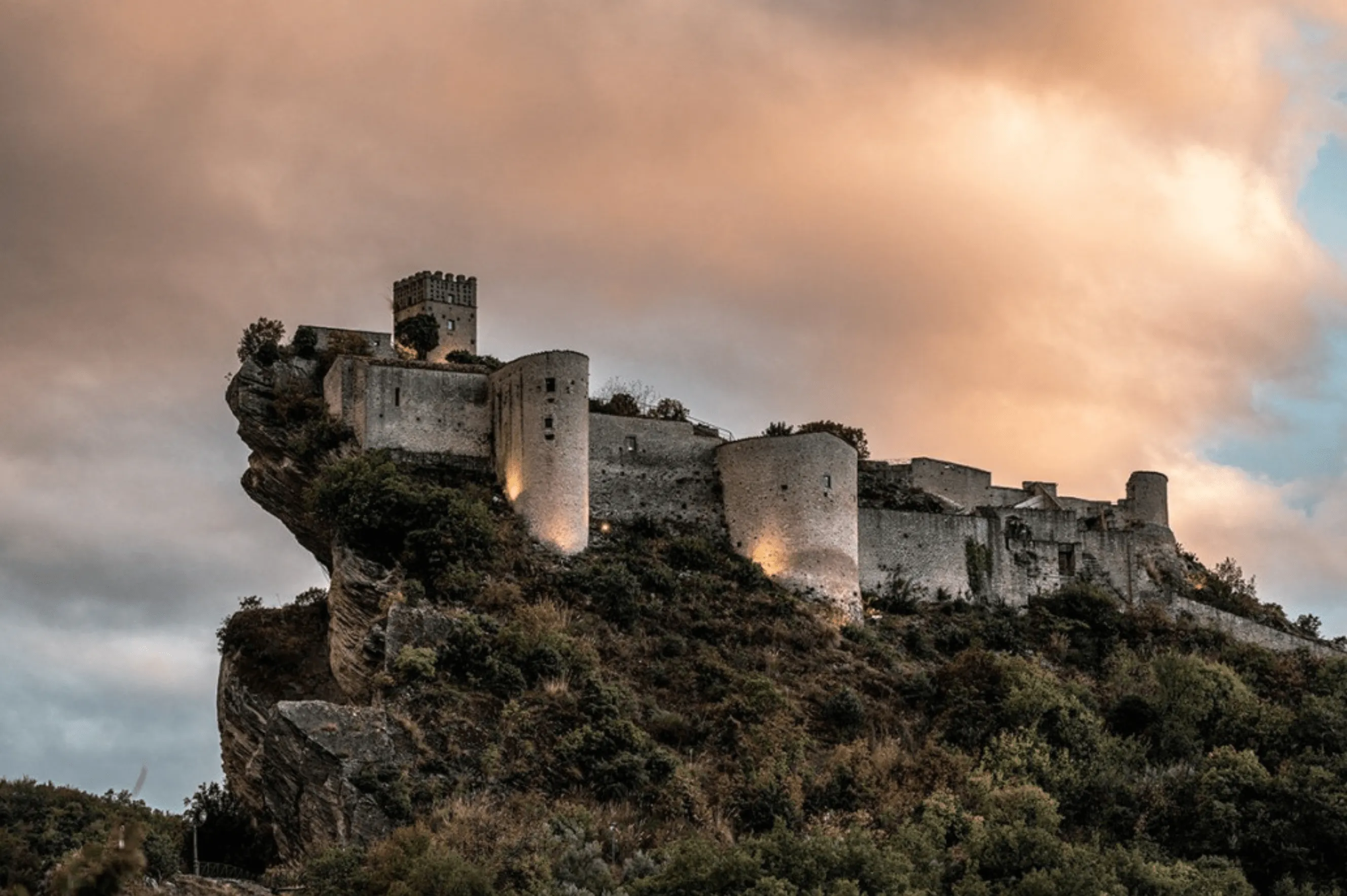 Kasteel Roccascalegna in Abruzzo