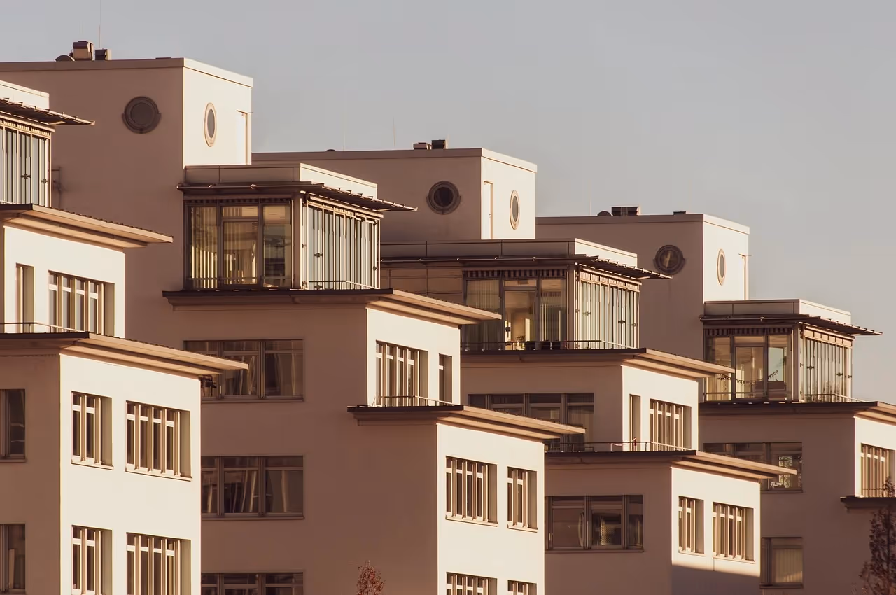 contingent vs pending sale