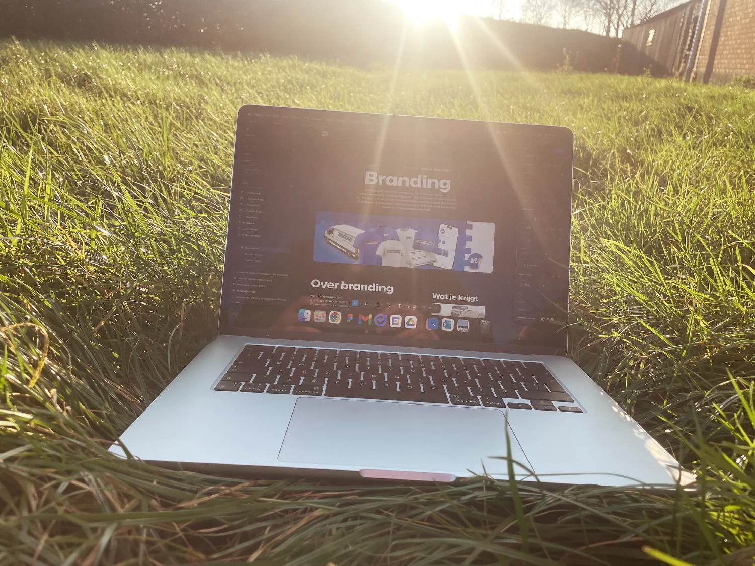 Laptop van Robin Lindhout eigenaar van Trify met Branding diensten thumbnail