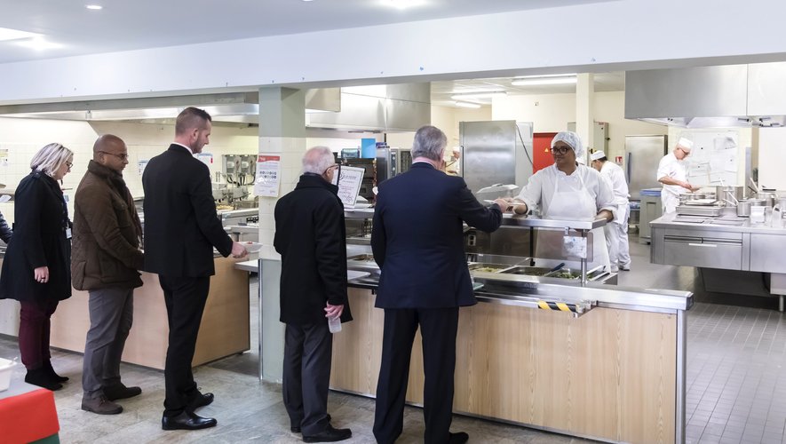 Self-service restauration collective : préparer l’heure de pointe