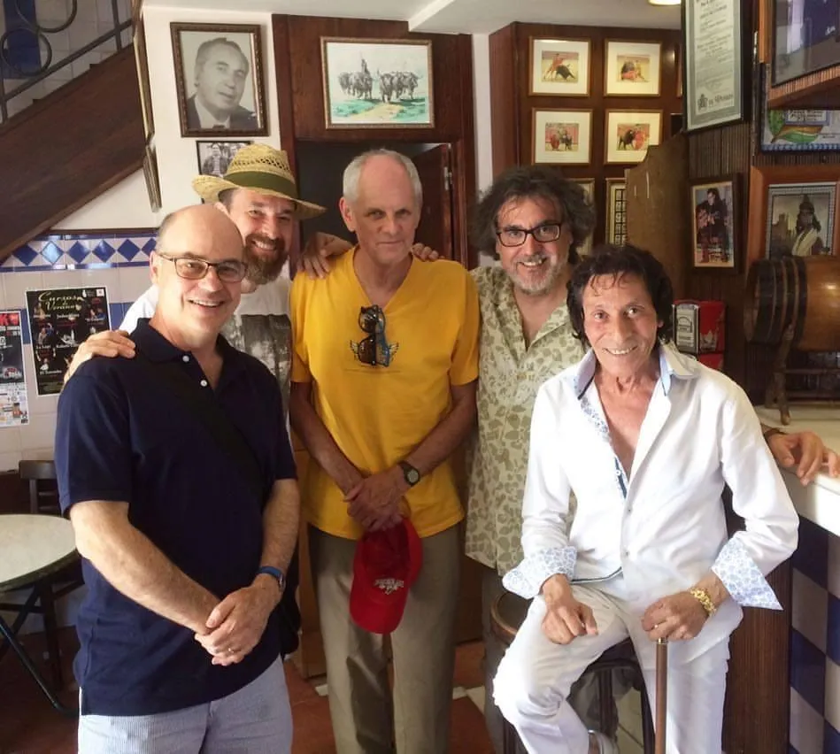 Los New Bojaira con Manolete en Casa Torcuato, Albaicín, Granada. De izquierda a derecha: Tim Ferguson, Alfonso Cid, Mark Holen, Jesús Hernández, Manuel Santiago Maya "Manolete".