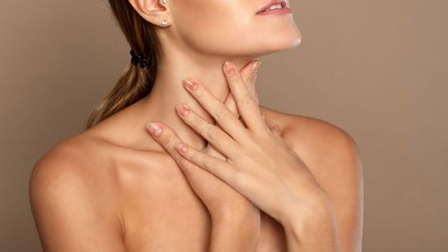 首のシワに対するLiztox Botox治療の前後比較