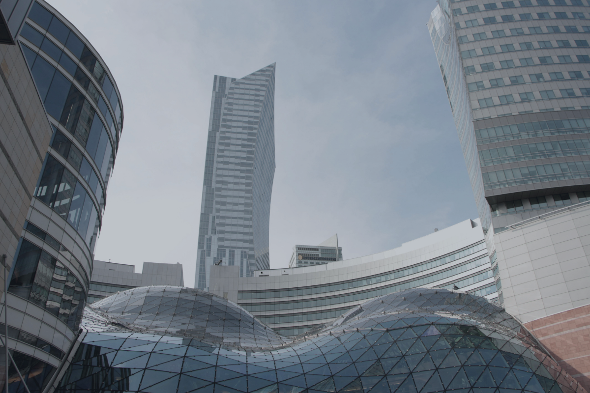 Private credit vs private equity return mechanism comparison
