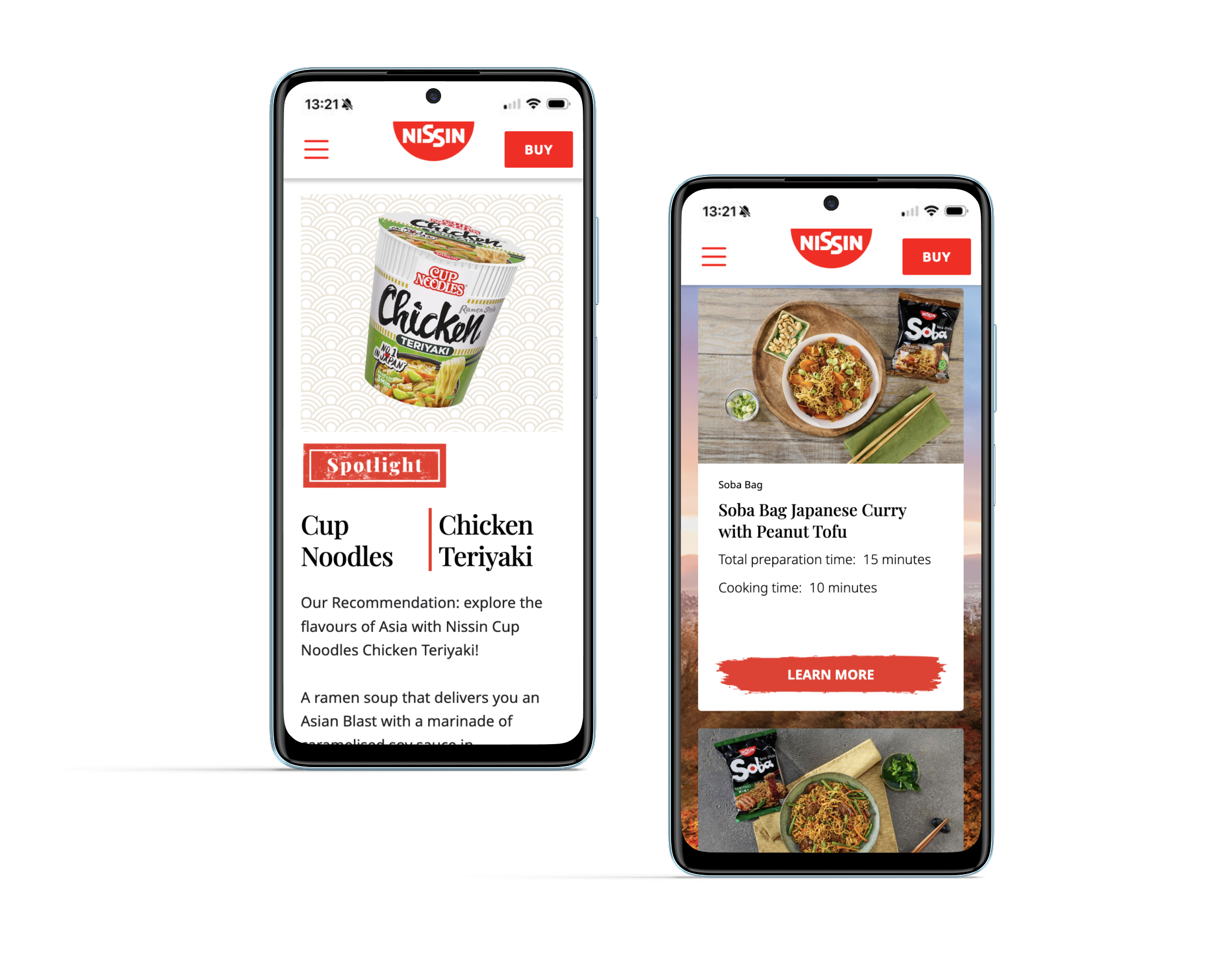 Zwei Smartphones zeigen die Nissin-Website mit Produktdetails zu Chicken Teriyaki Cup Noodles und Soba Bag Japanese Curry mit Erdnuss-Tofu.