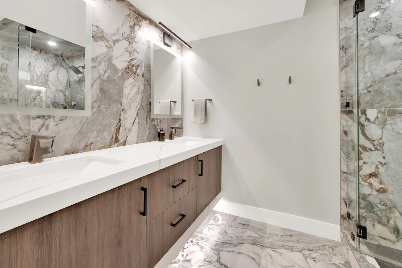 Bathroom with large-format porcelain tile flooring in Salt Lake City