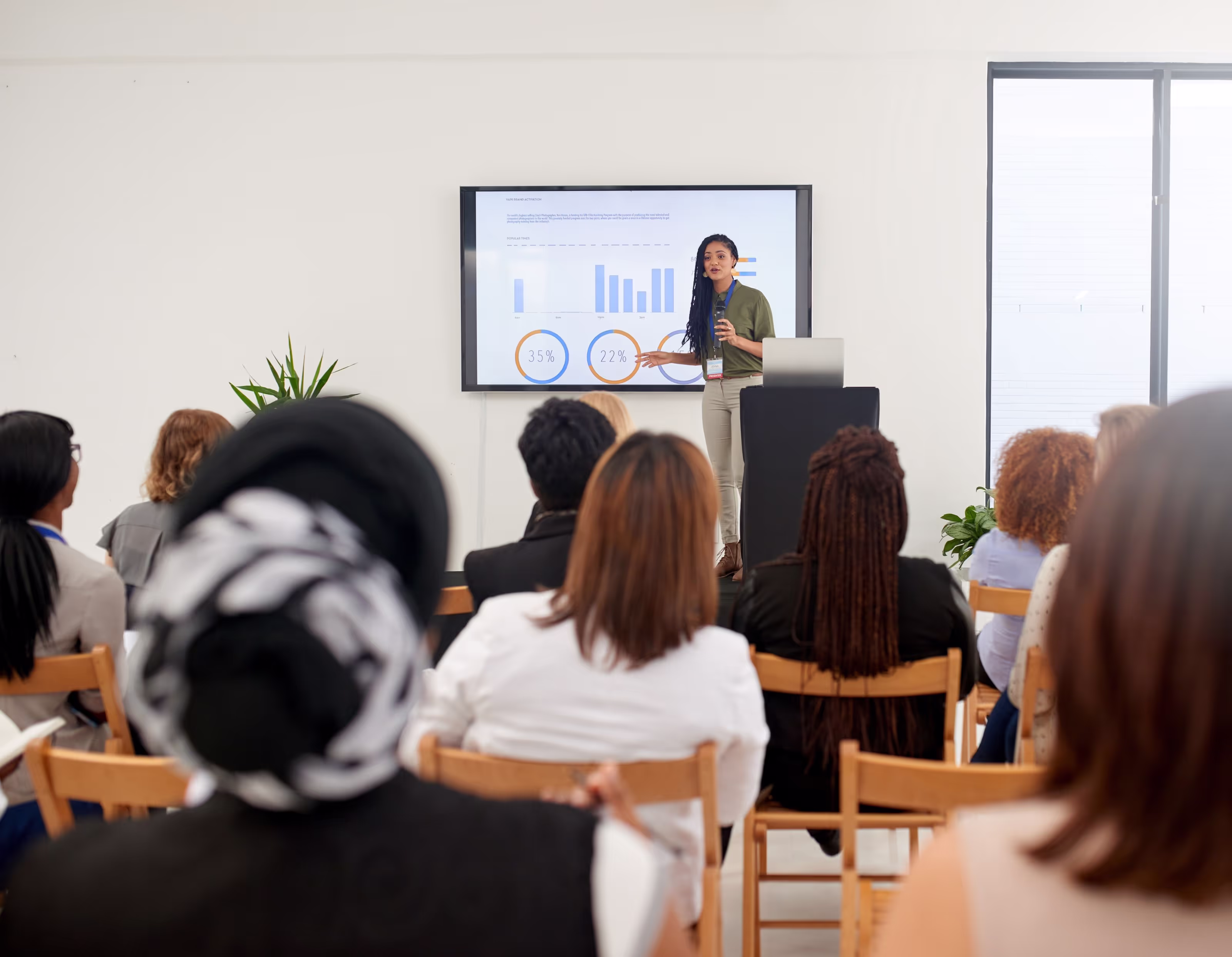 Training rooms in Parsippany for corporate classroom with premium business-class design and technology solutions.