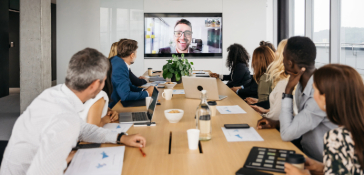 Meeting space Los Angeles is designed to bring ideas to life. Perfect setting for team huddles, client meetings & much more.