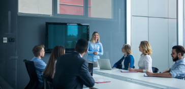 Conference room Los Angeles venues with state-of-the-art technology to make an impression that lasts. Flexible setup, free printing, tea & coffee.