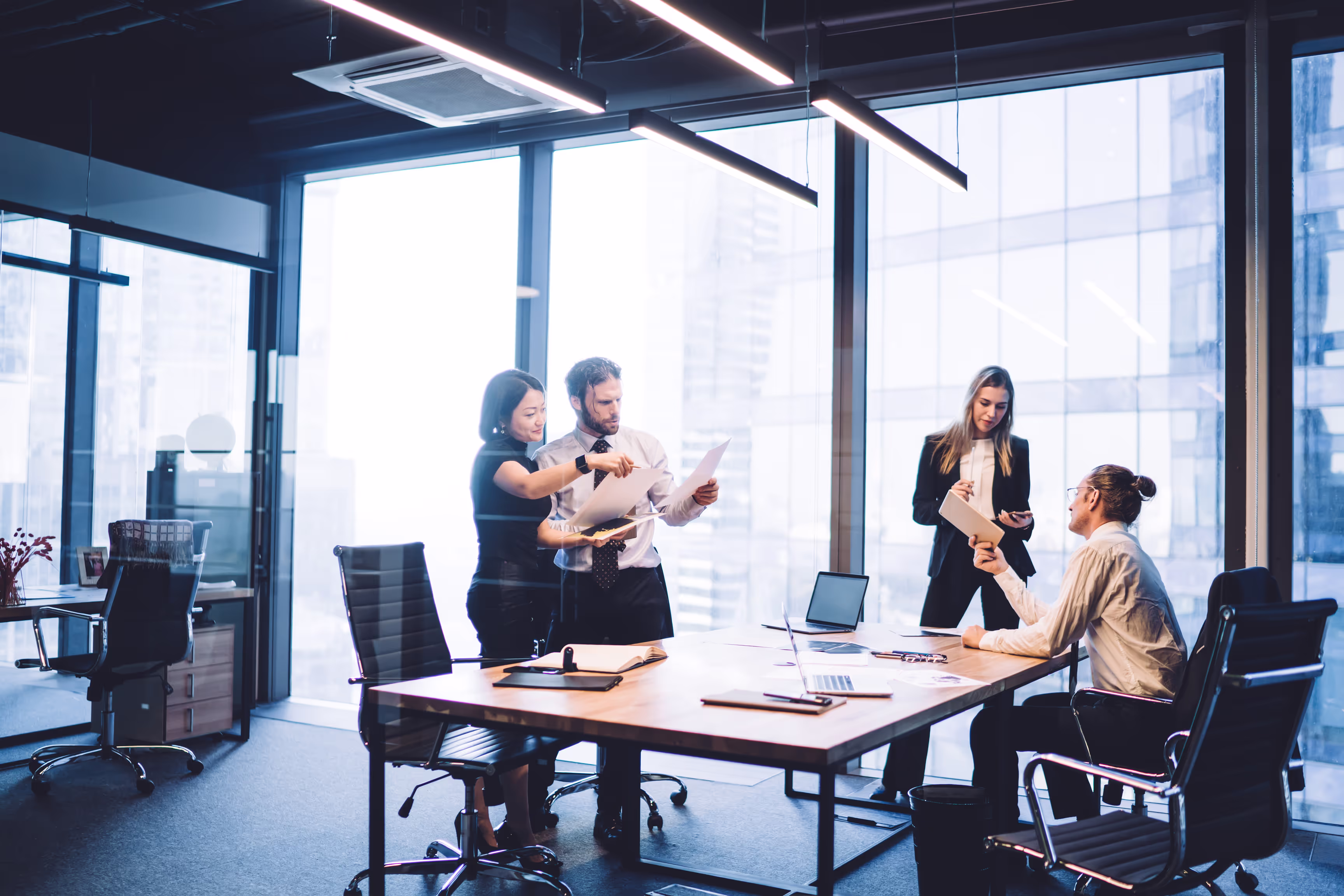 Explore our ready to move in private office space for rent Los Angeles facility with exclusive access and plenty of amenities.