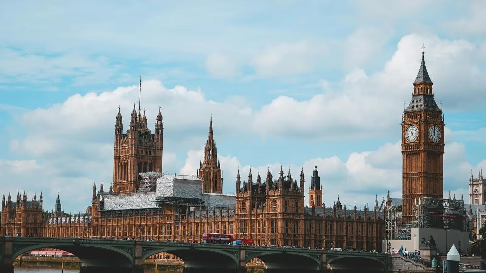 Establish your company with a virtual office in London UK, ideal for international businesses expanding into the market.