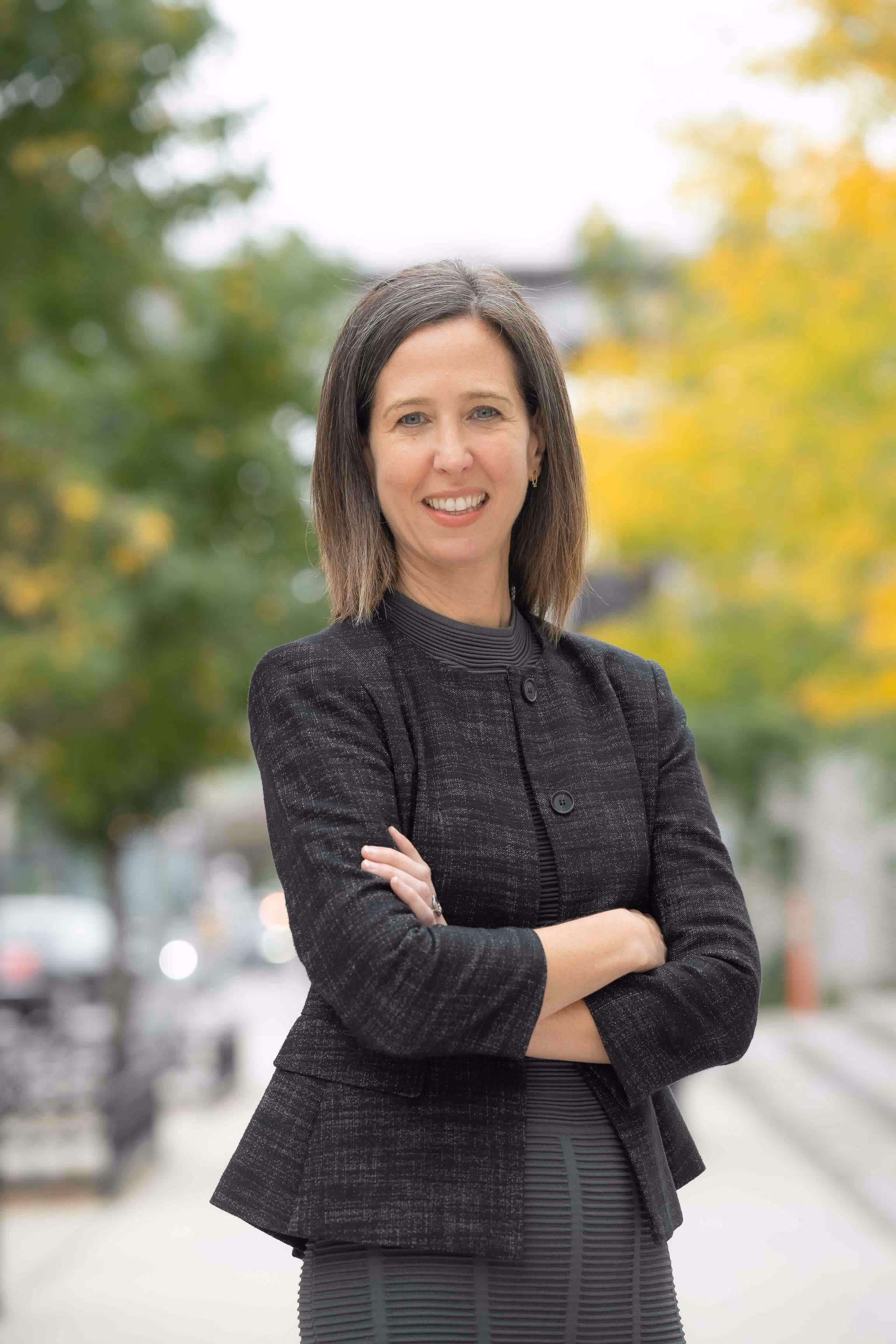 Alexis Abrahamson Headshot