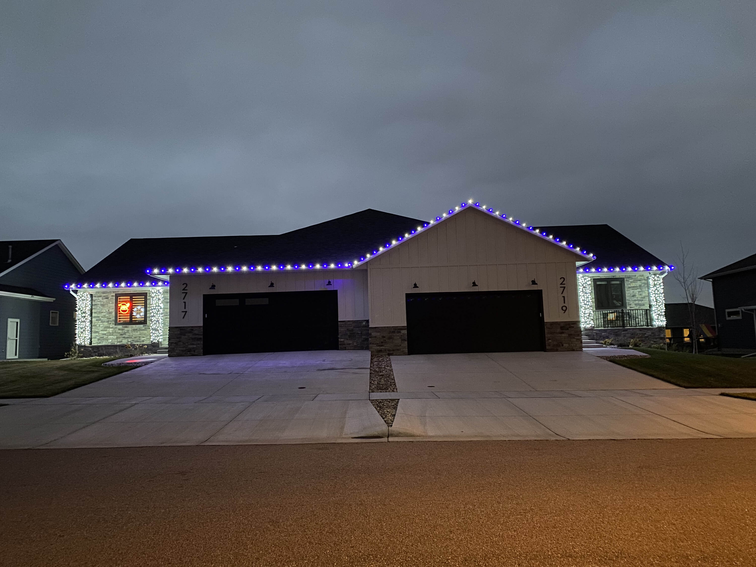 professionally decorated home by 605 Holiday Lighting