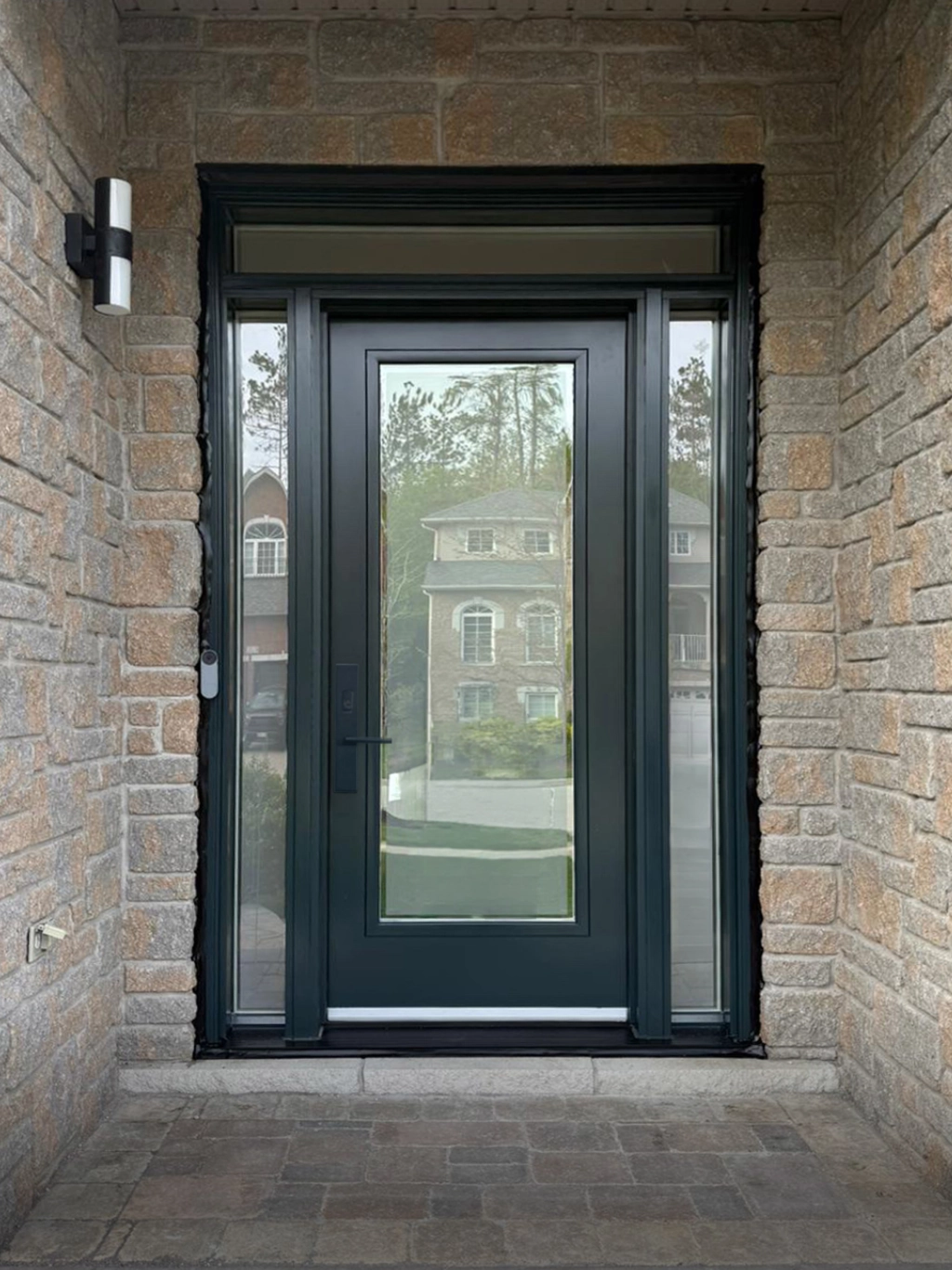 Uno Entry Door - Photo 02