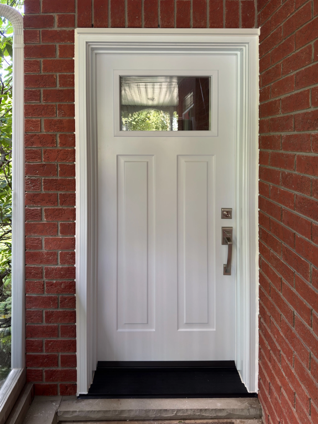 Victoria Entry Door - Photo 01