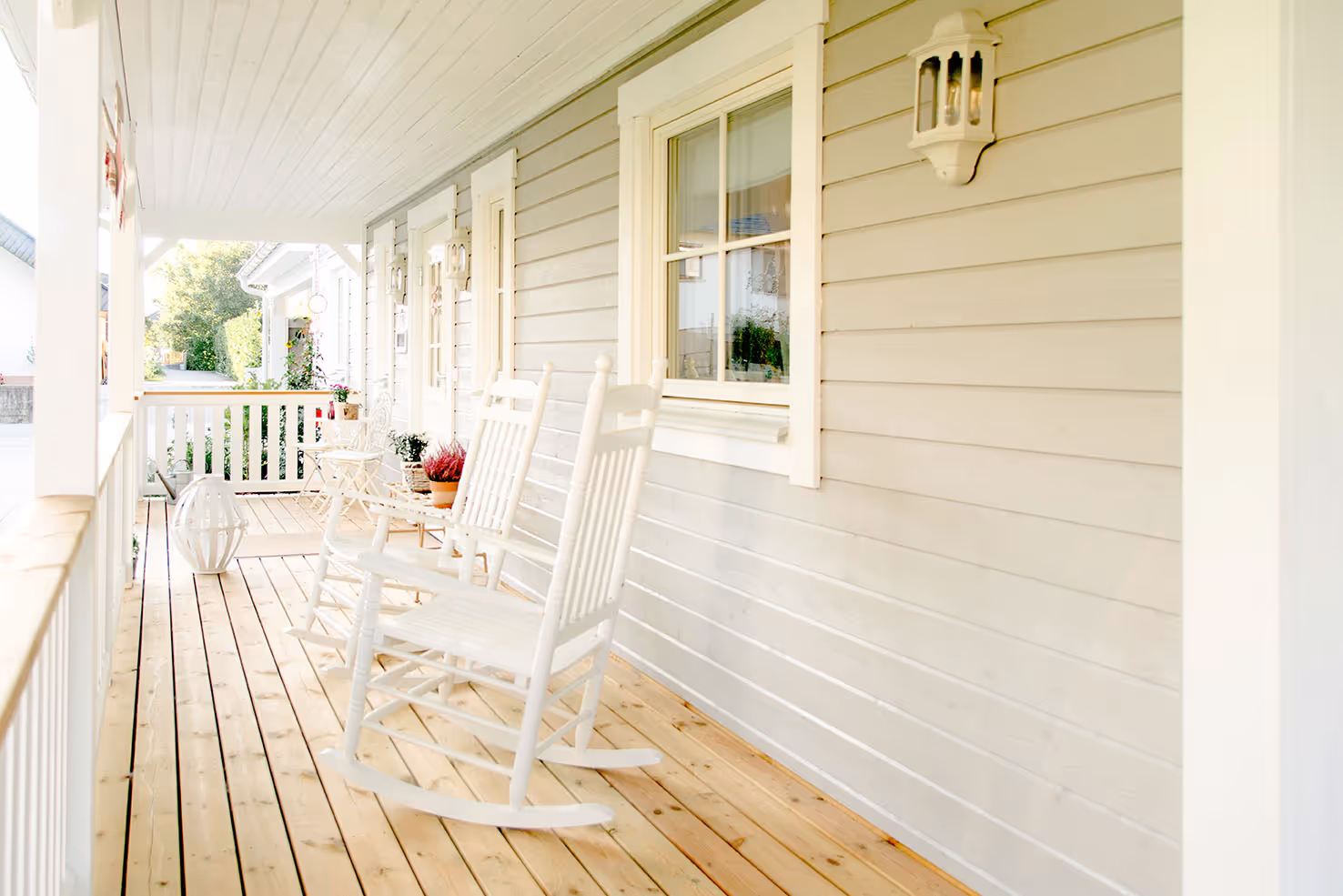 New England House Porch gemütlich von ValleyHomes