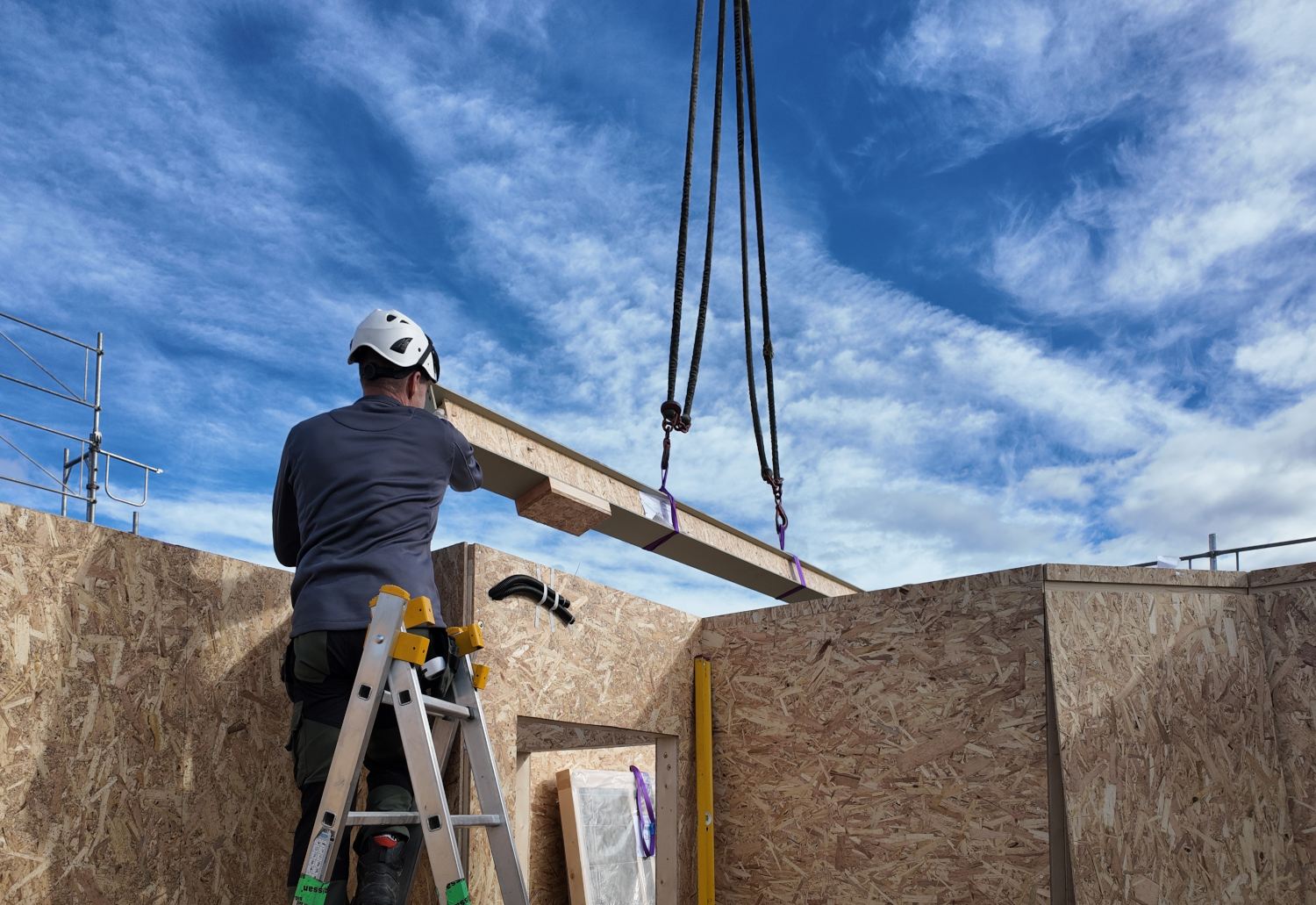 Hausmonteur Hausaufbau ValleyHomes Solothurn Schwedenhaus Aargau Monteur Hausbau Holzhaus