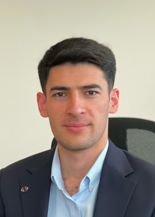 Asror Adinayev