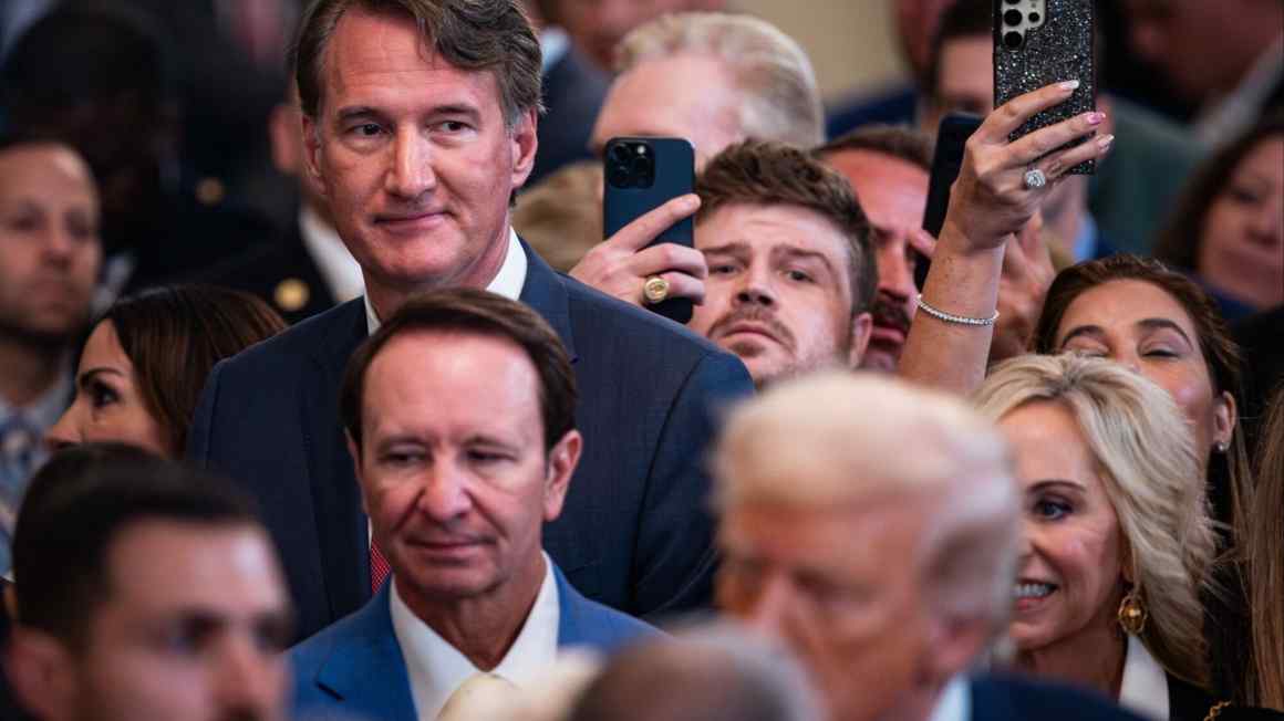 Race to find Trump successor gets under way in Iowa