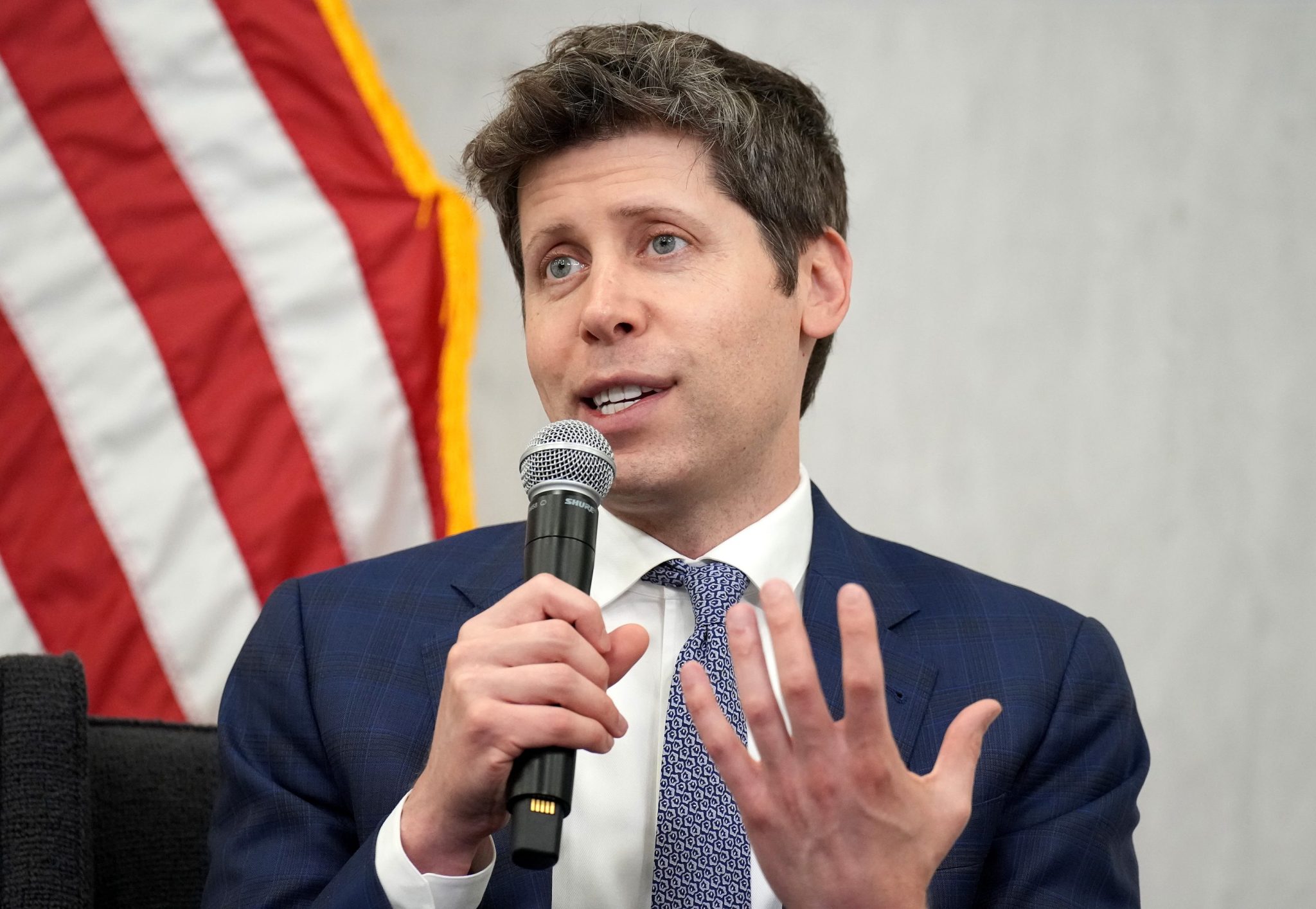 When running AI giant OpenAI becomes too overwhelming, Sam Altman turns to pen and paper—it’s a habit shared by Bill Gates and Richard Branson