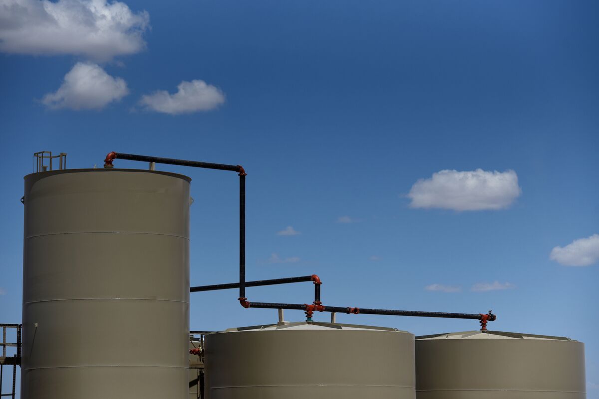 Buffett’s Pilot Explores Sale of Water Management Unit
