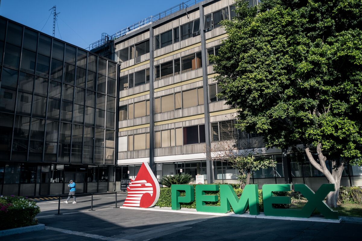 Mexico Looks to Tap Debt Markets With Offering to Support Pemex