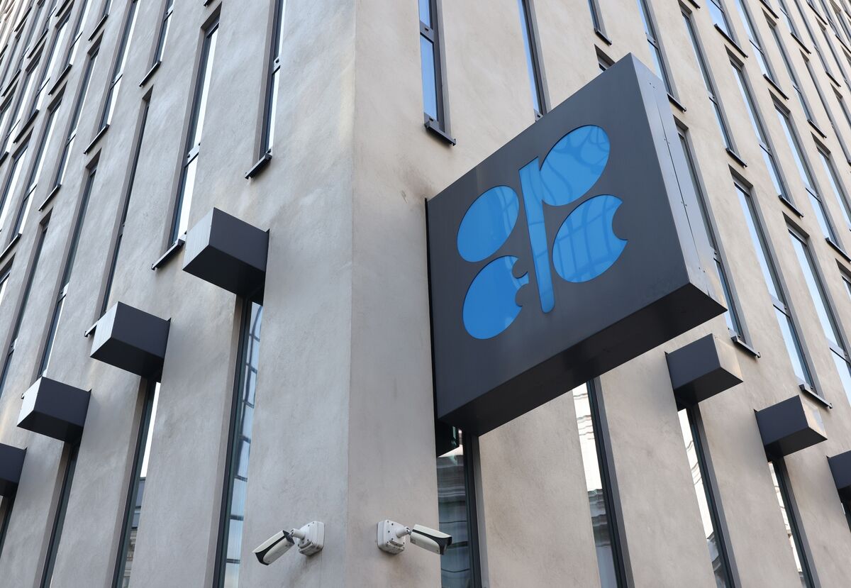 Oil Traders See OPEC+ Completing Supply Revival With New Surge