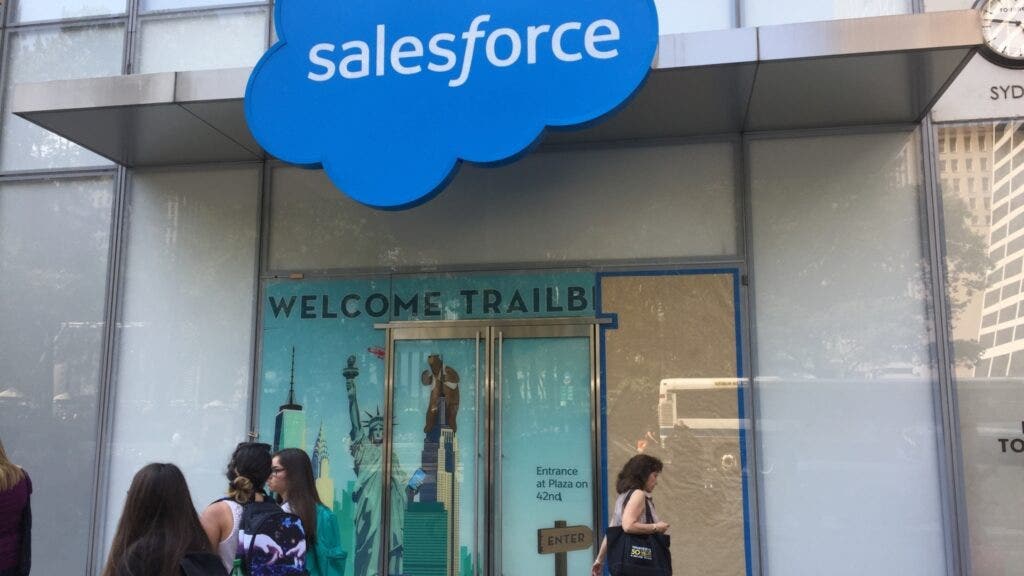 Salesforce Stock Falls After Q2 Beat As Marc Benioff Tells Jim Cramer Investors Should Stop Nitpicking: 'Our Results Are Absolutely Fantastic'