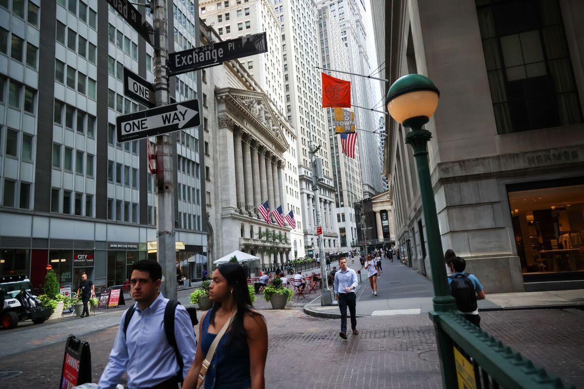 SEC, CFTC Start Bid to Align Agencies’ Rules for Wall Street