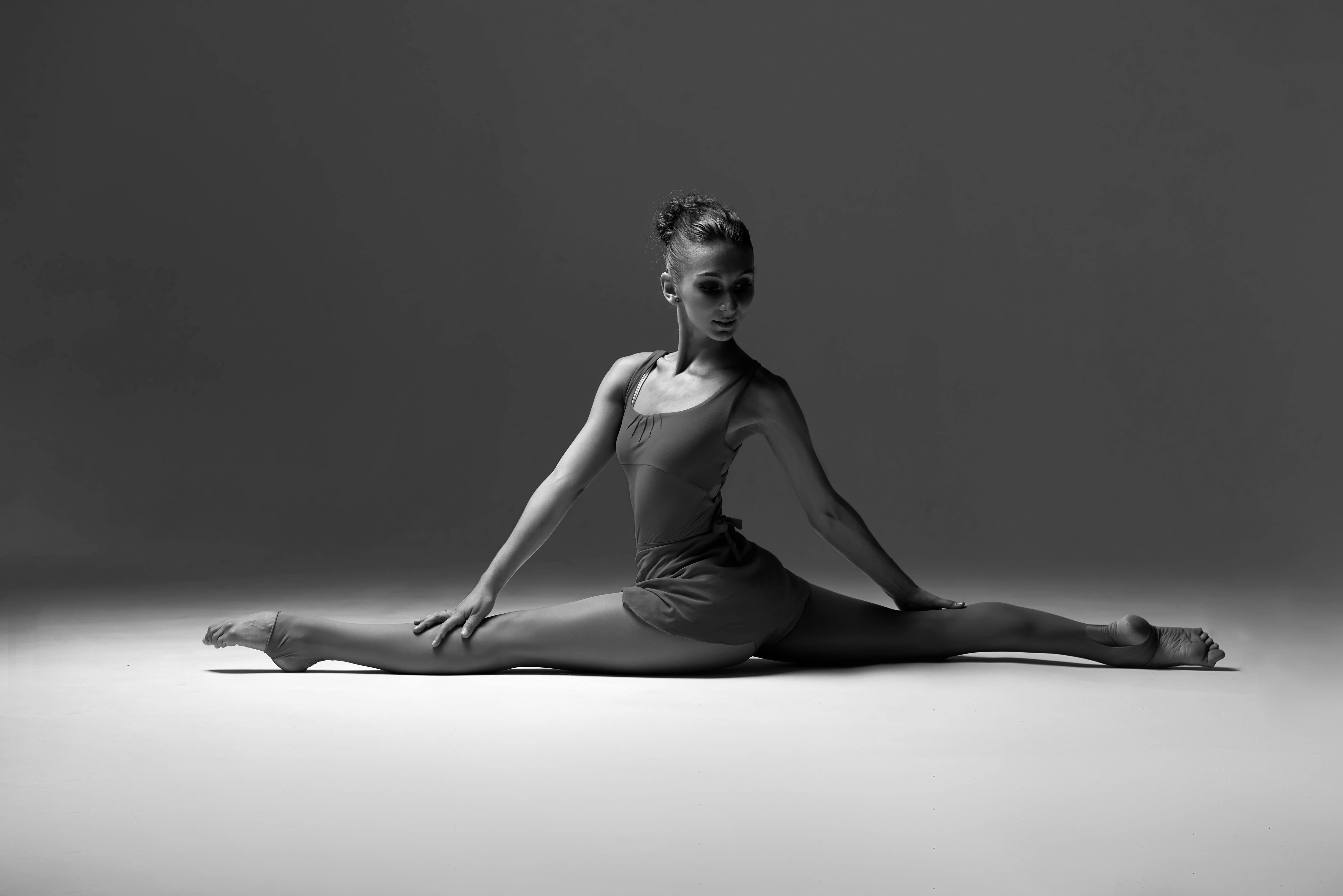 Healthy woman in a split ciclo well clinic