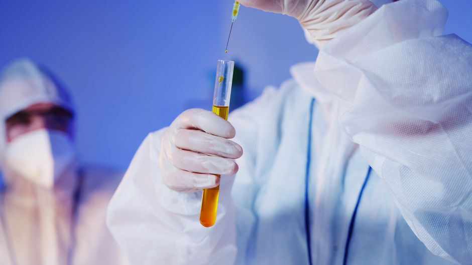 test âge biologique par analyse ADN en laboratoire de recherche