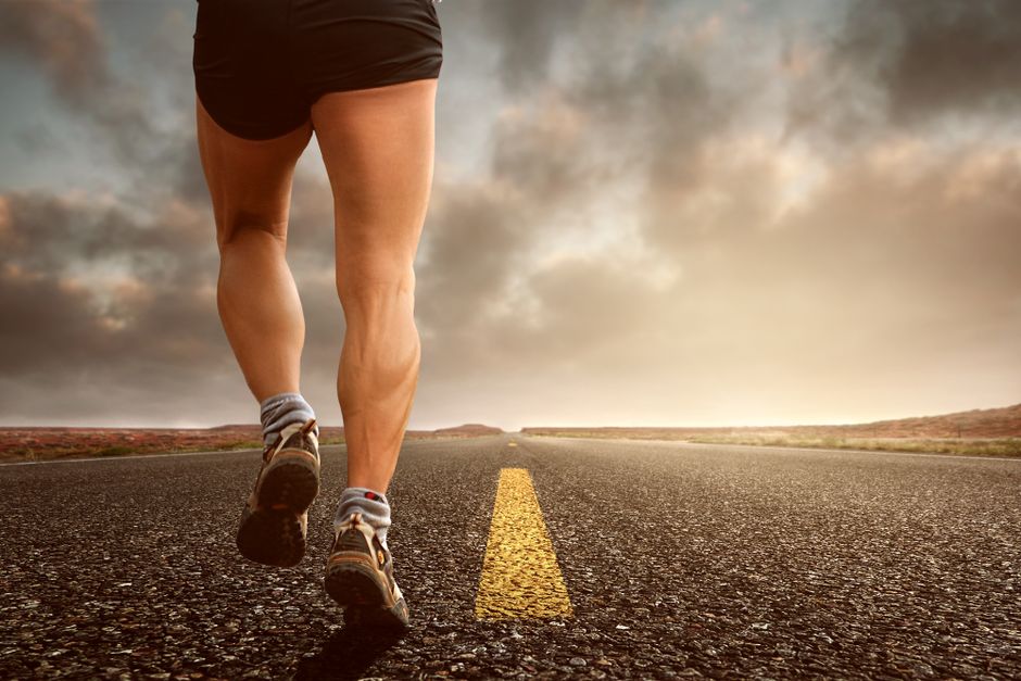 Renforcement musculaire course à pied avec entraînement des jambes de coureur