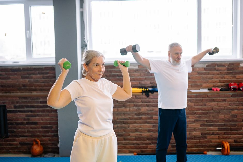 sarcopénie prévention par l'entraînement de force en salle de sport