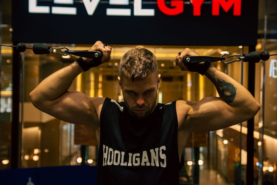 biceps musclés résultat entraînement curl incliné musculation