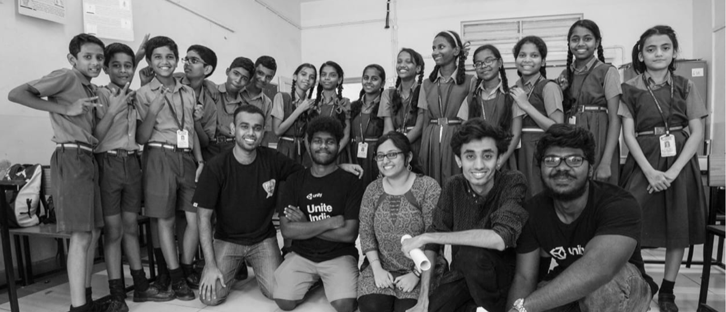 A group photograph with the students and teachers who took part in the study