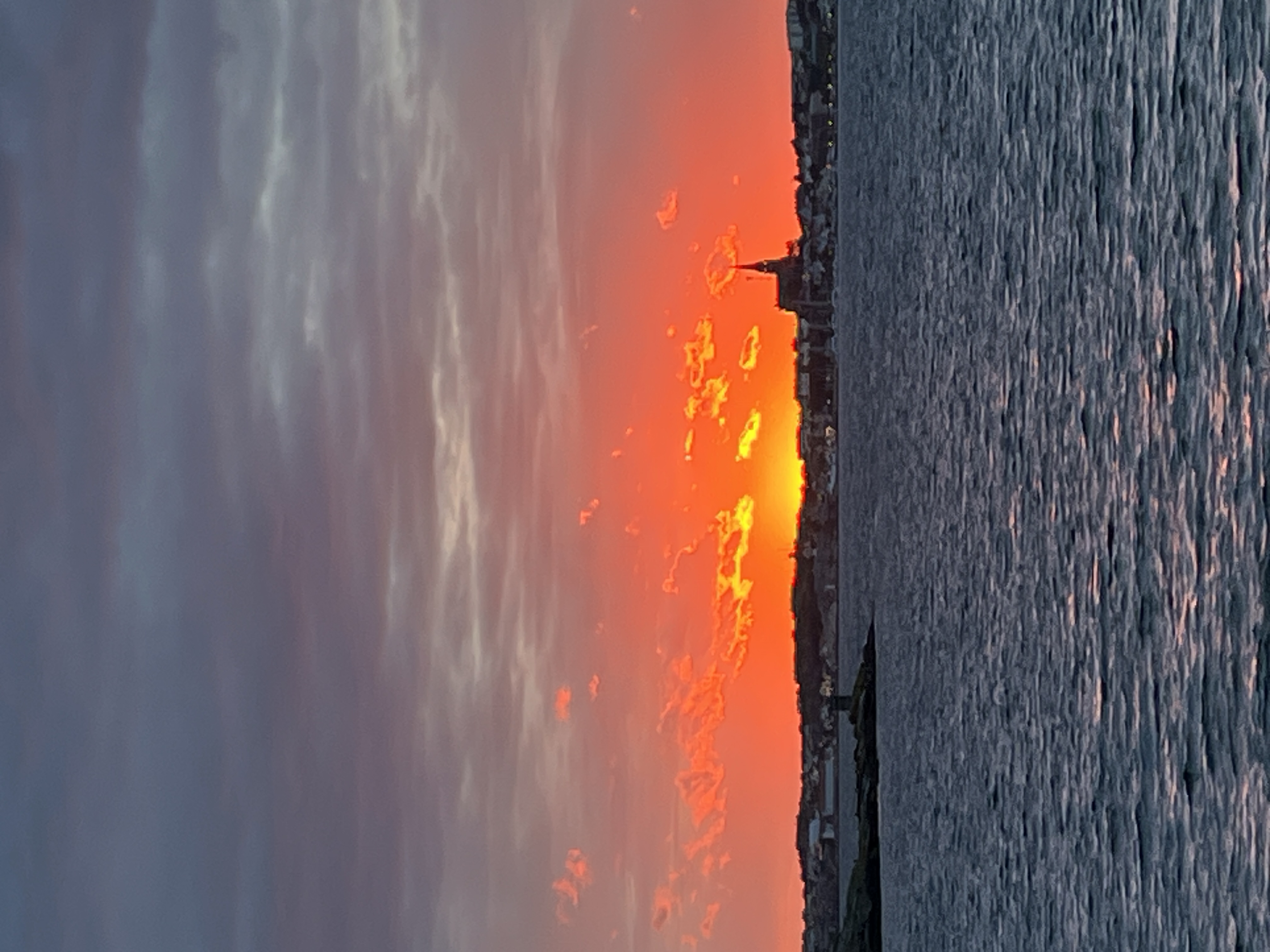 Roter Sonnenuntergang über der Nordsee vor Bohuslän