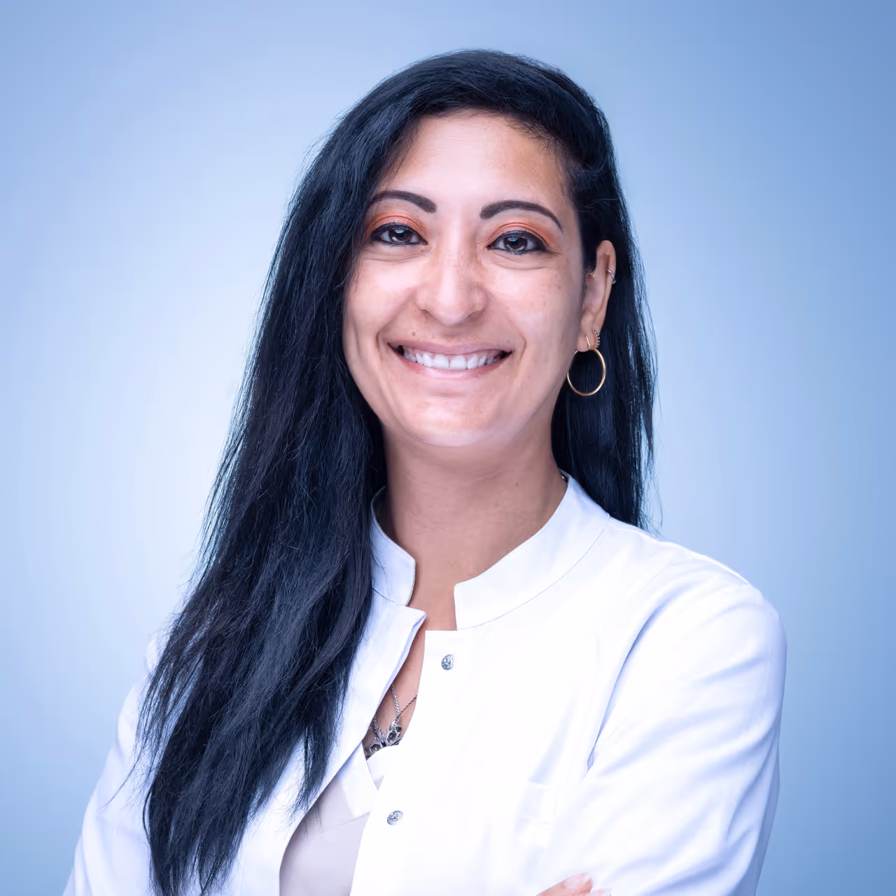 Portrait du Dr. Sarah GARRABE, chirurgien-dentiste au cabinet EKLA.