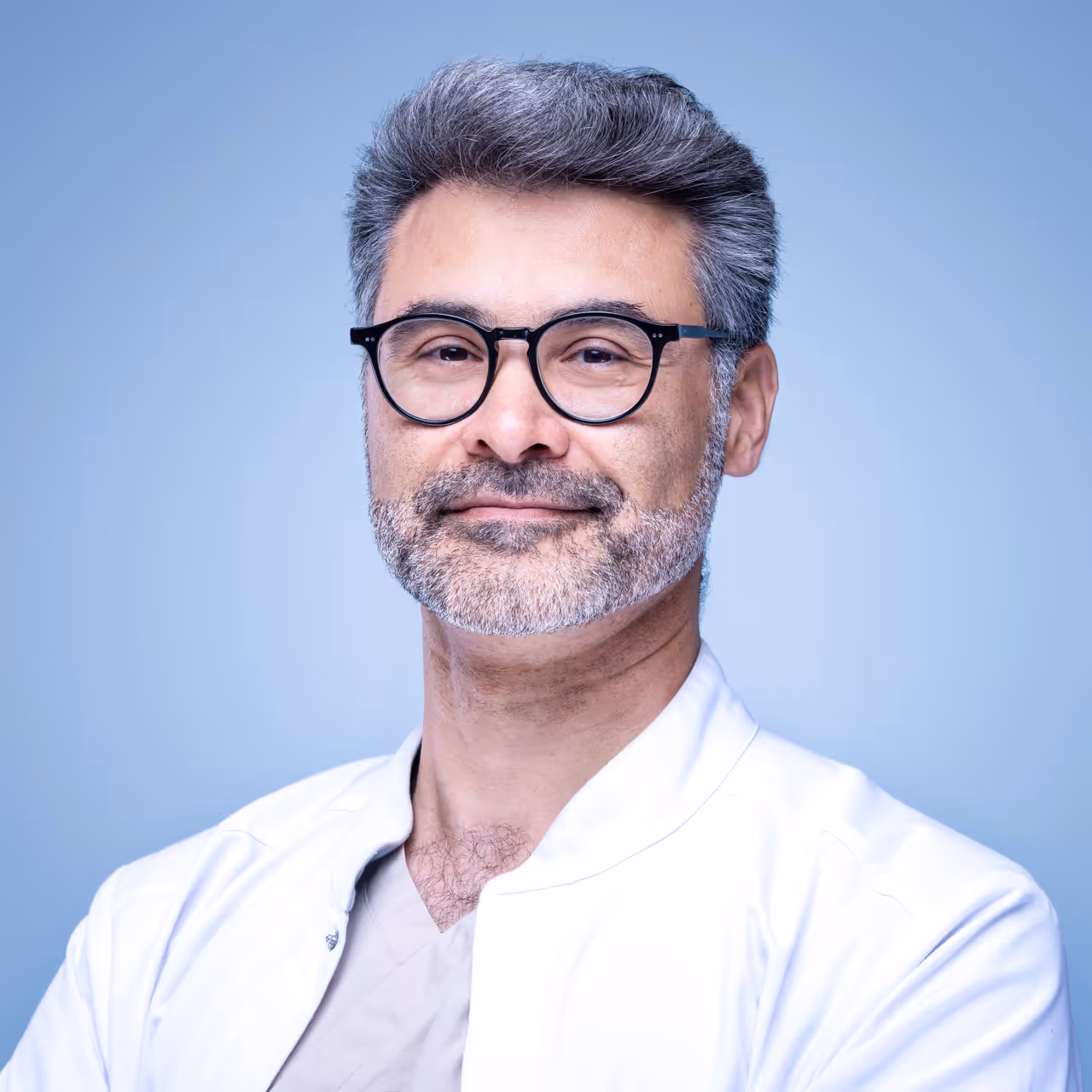 Portrait du Dr. Bahige Tourbah, chirurgien-dentiste au cabinet EKLA.