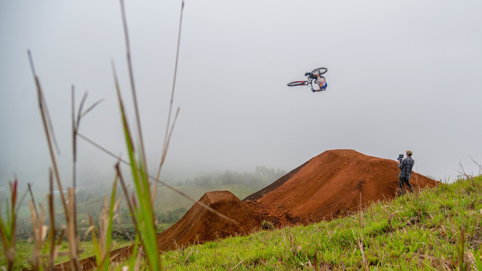 Johny Salidos flies high in Ecuador's cloud forests.