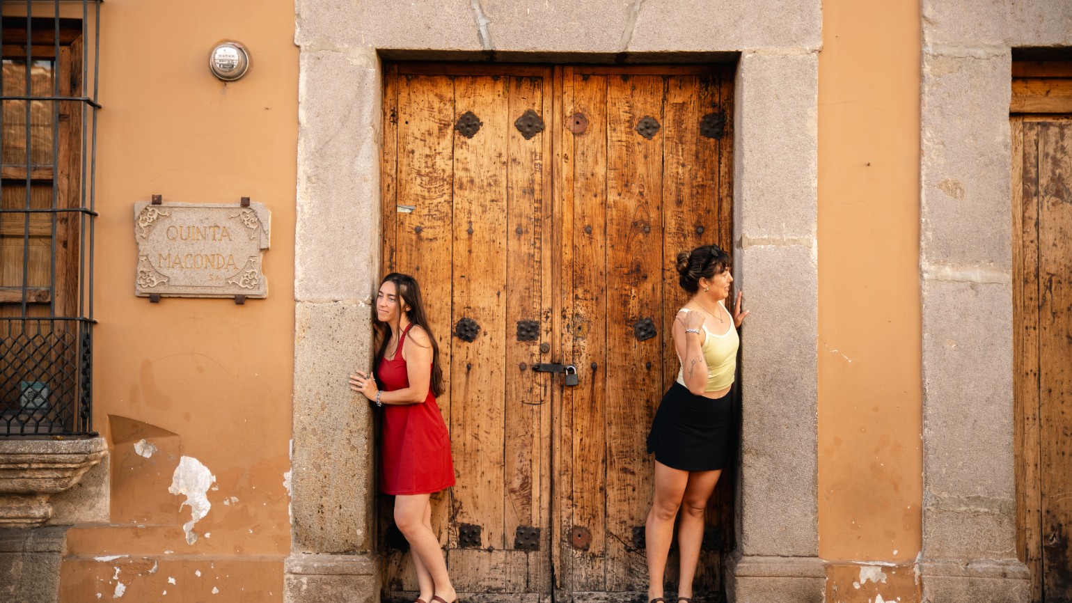 Wild Rye outfits finding their place amongts the ancient streets of Anitgua