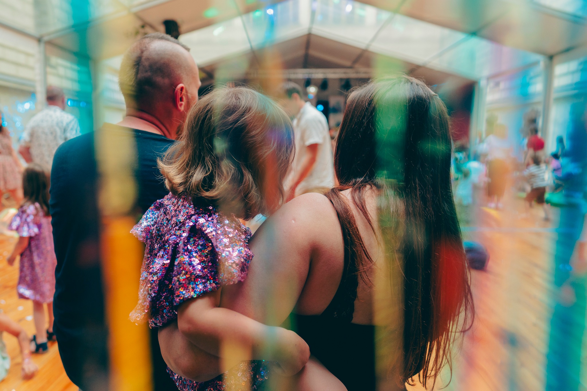 Mama z dzieckiem na rękach. Fot: HaWa