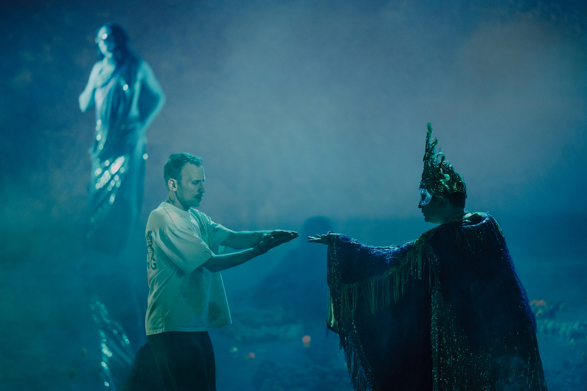 Dwóch aktorów w dialogu. Fot. Karolina Jóźwiak