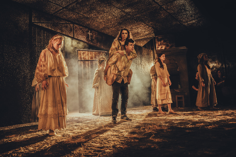 Scena zbiorowa. Fot: Anna Orzyłowska