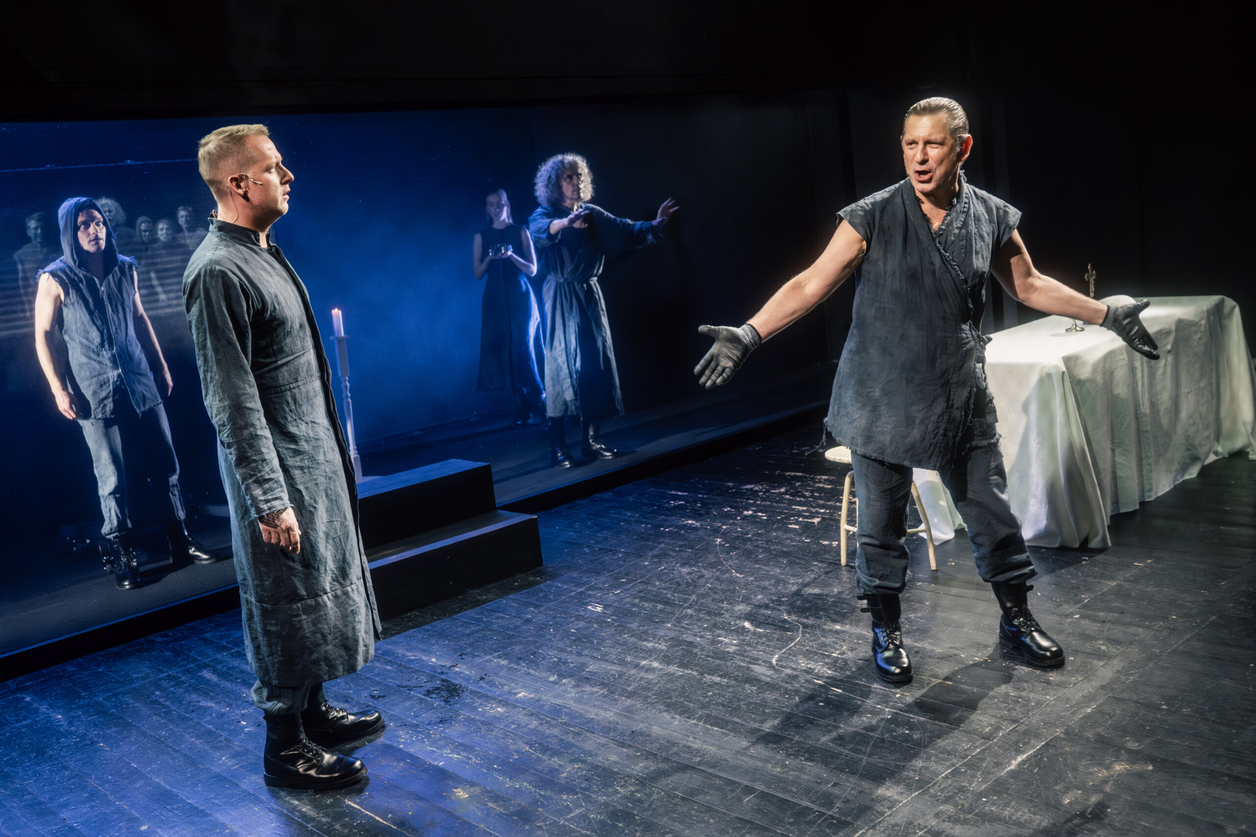 Aktorzy w dialogu. Fot: Wojciech Szabelski