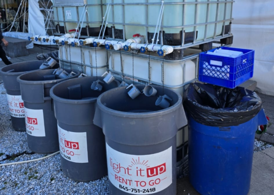 300 Gallon Water Tank with Washing Cups